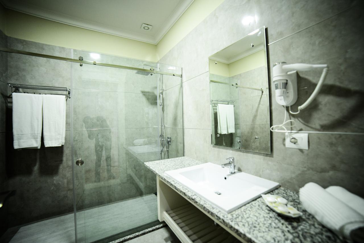 Hotel Vila Imperial Elbasan Exteriör bild