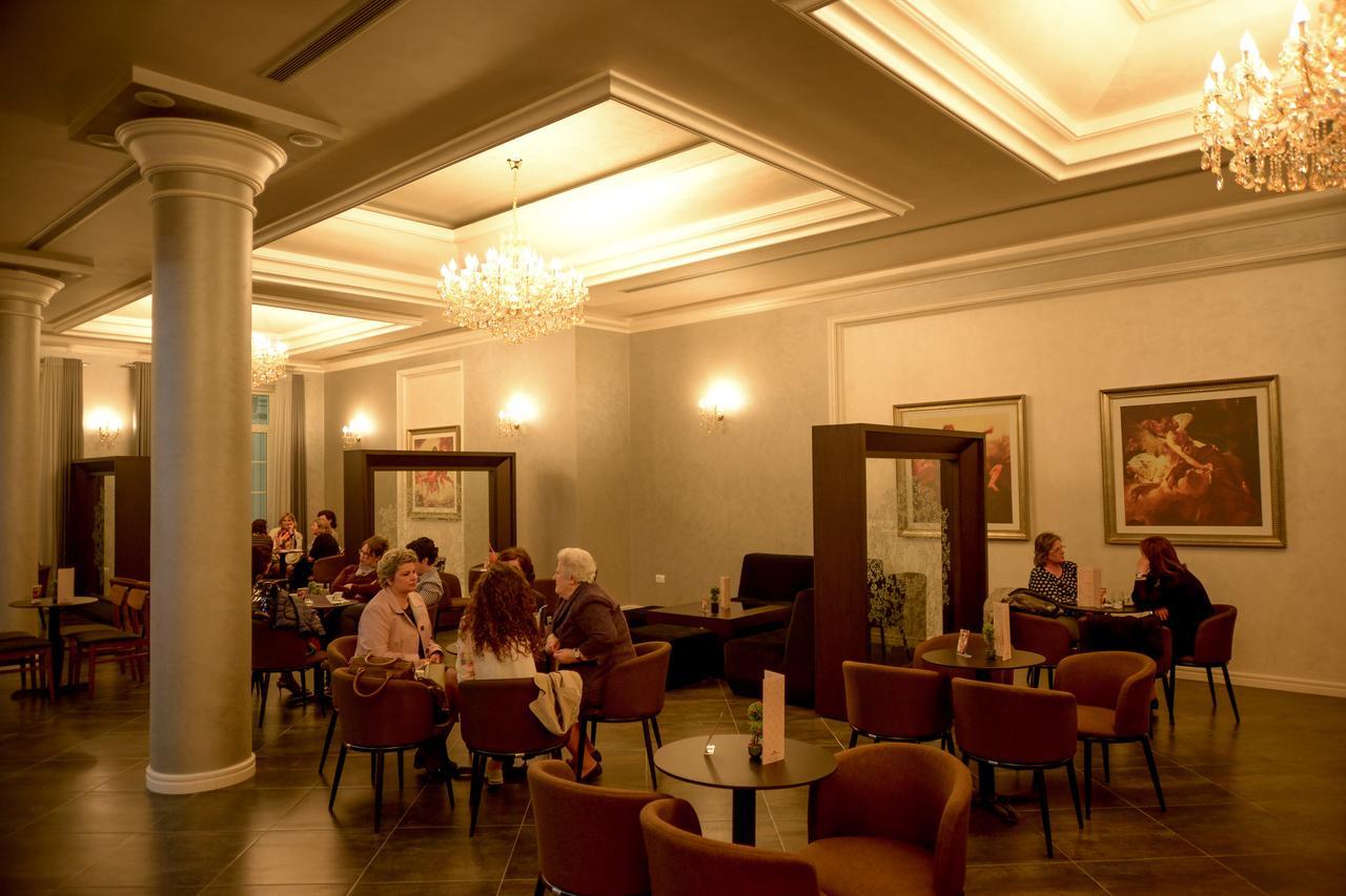 Hotel Vila Imperial Elbasan Exteriör bild